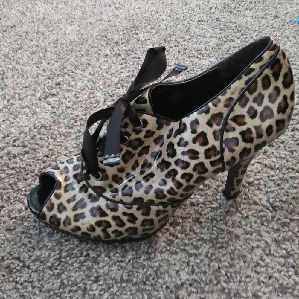 High Heels - Picture 4 of 4